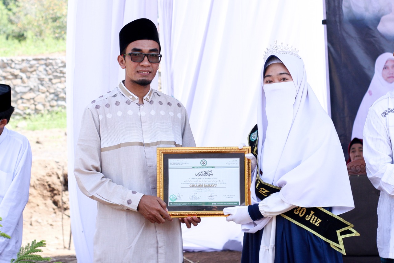 RQNW Lombok Gelar Wisuda Tahfiz Al-Quran, Mencetak 7 Penghafal Baru!